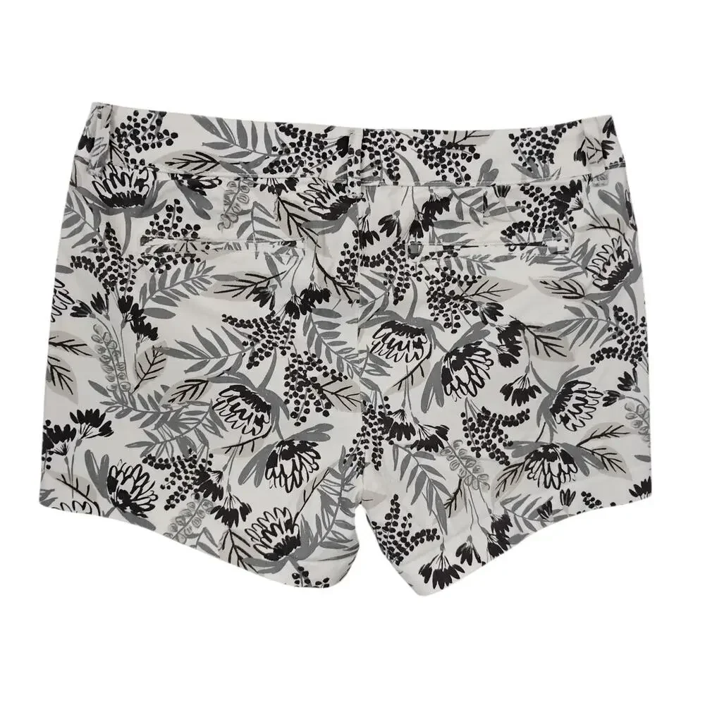 Old Navy Pixie Shorts Size 10 Reg Gray Floral Print Pockets Zipper Closure Flat